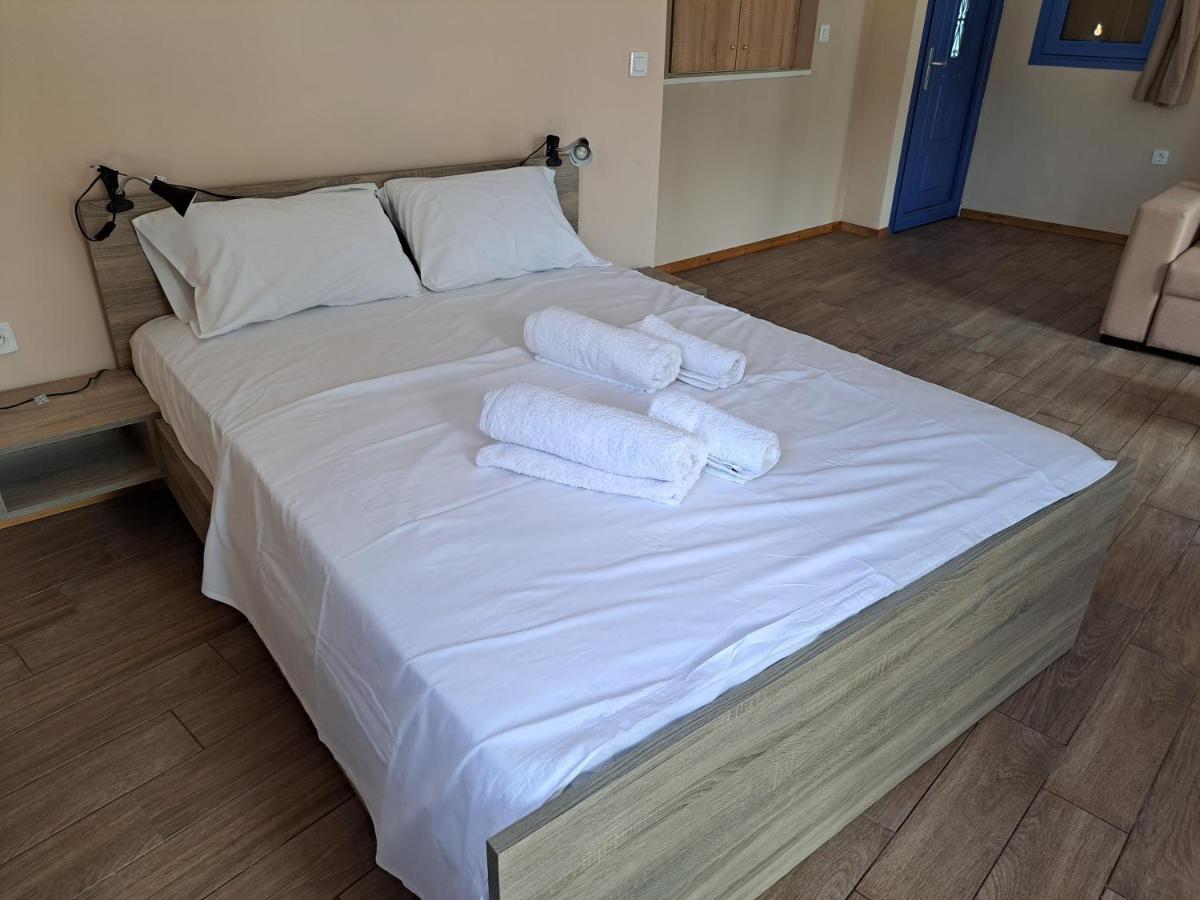Blue Moon Apartment Agia Efimia Eksteriør billede
